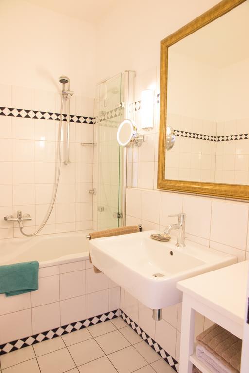 Apartment Medienhafen 46 Sqm Dusseldorf Bagian luar foto