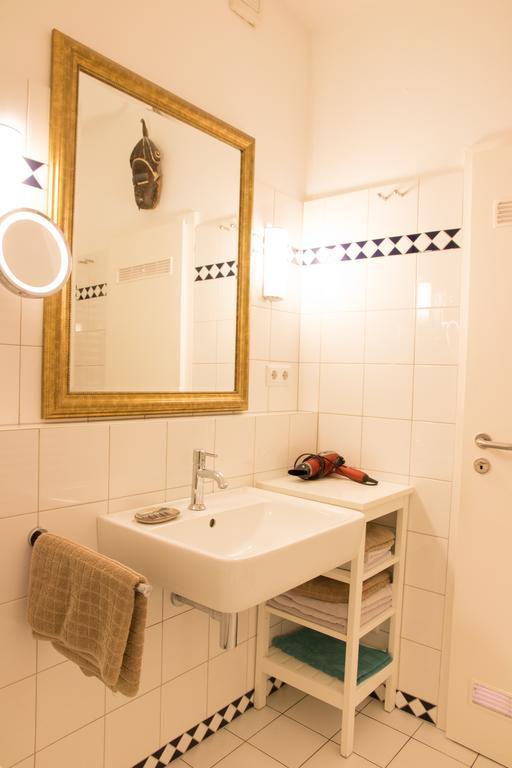 Apartment Medienhafen 46 Sqm Dusseldorf Bagian luar foto